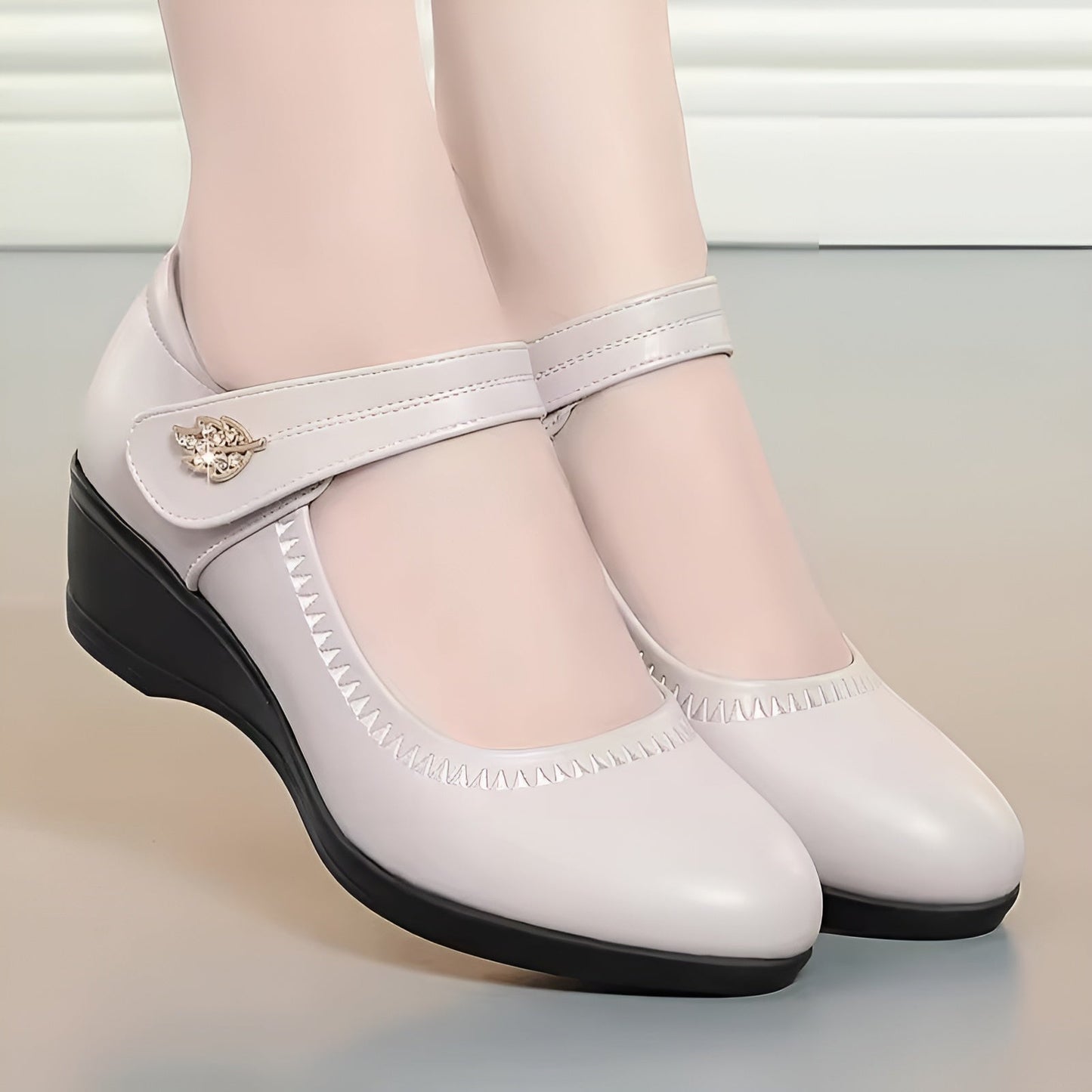 Brenka - Stylish Leather Shoes With Strap