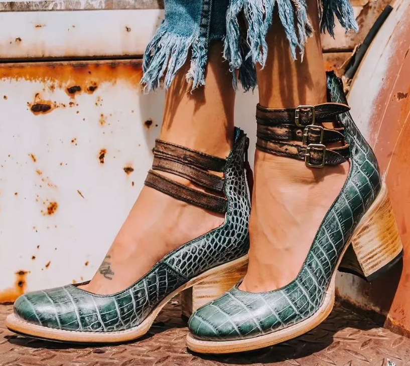 BRITTA – VINTAGE BUCKLE-STRAP BLOCK HEEL SHOES